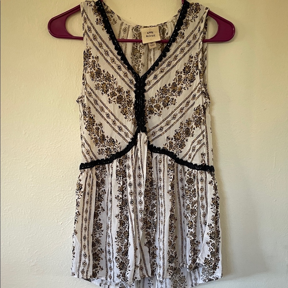 Knox Rose Floral Top with Dark Trim